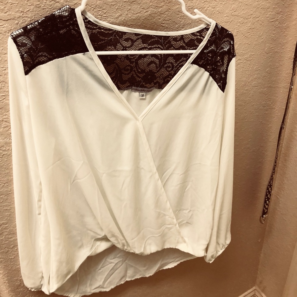 Pretty casual or dressy blouse